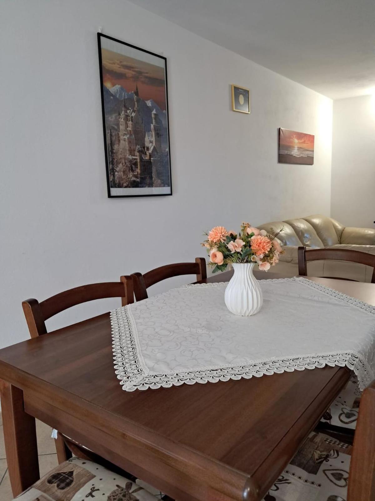 Appartamento Joanna Nurachi Bagian luar foto