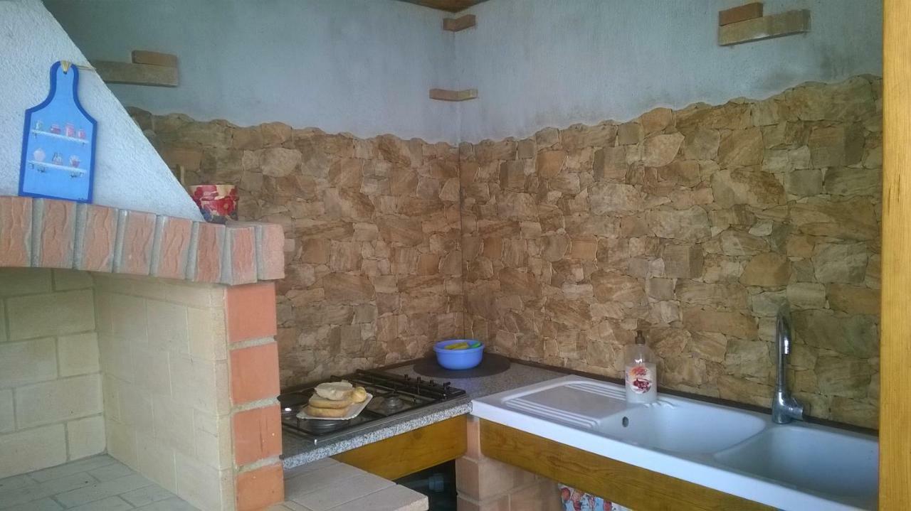Appartamento Joanna Nurachi Bagian luar foto