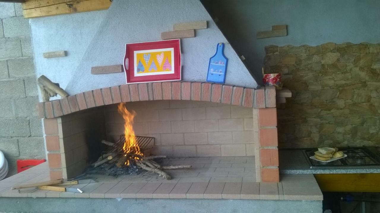 Appartamento Joanna Nurachi Bagian luar foto