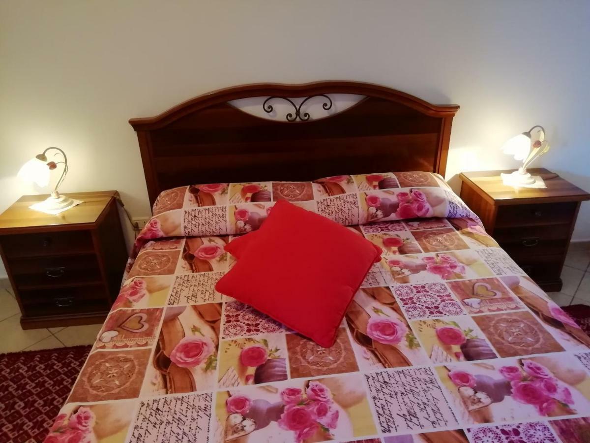 Appartamento Joanna Nurachi Bagian luar foto