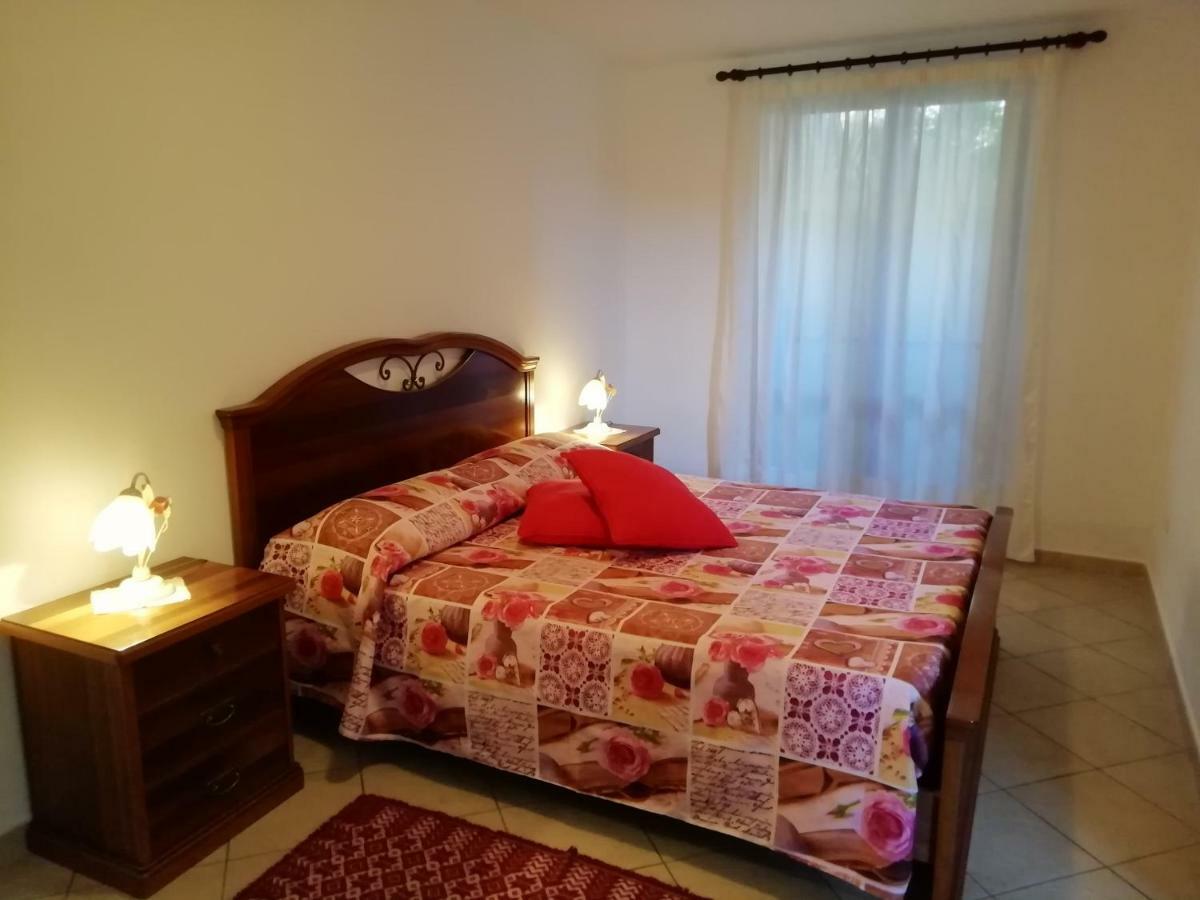 Appartamento Joanna Nurachi Bagian luar foto